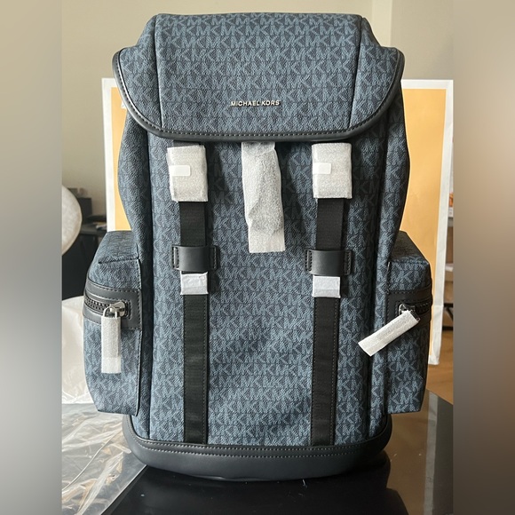 MK cooper backpack - Picture 3 of 4